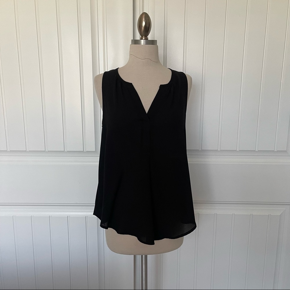 Lush Black V-Neck Sleeveless Blouse - Picture 1 of 5